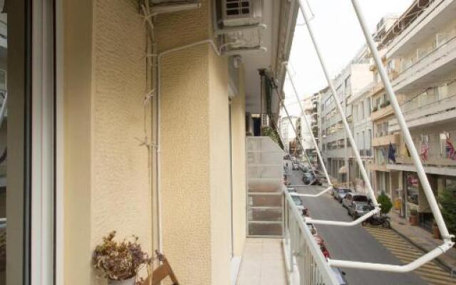 Apartment at Koukaki, 150m from the metro
