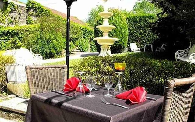 Logis Hôtel les Capucins