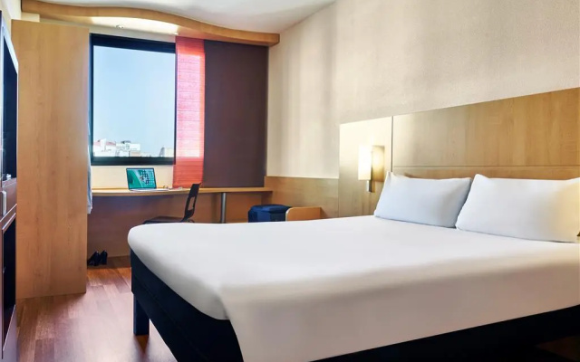 ibis Barcelona Centro Sagrada Familia