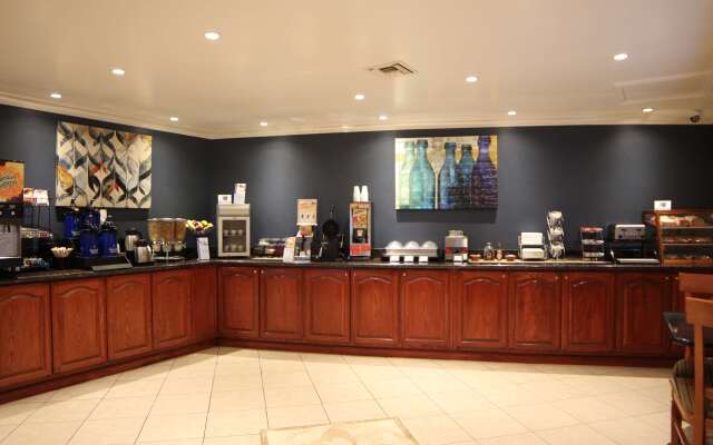 Best Western China Lake Inn