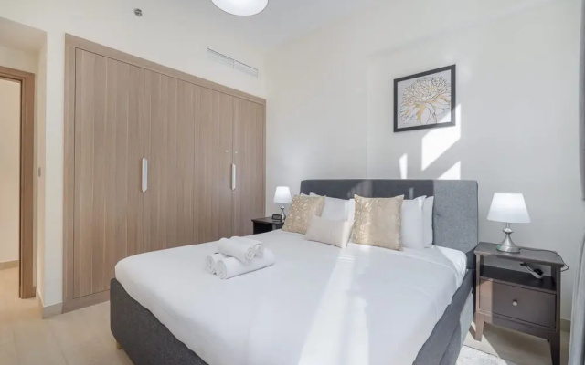 Indulging 1 Bedroom in Azizi Riviera 6