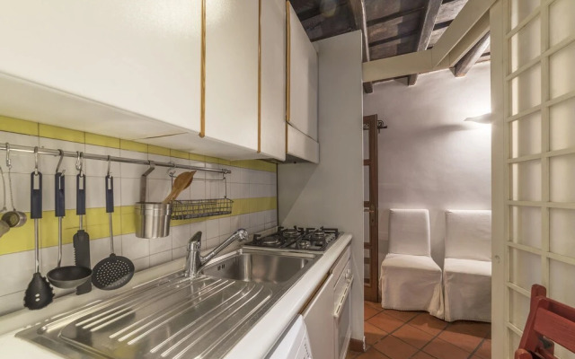 Stylish Flat Domus Aurea