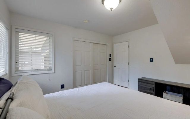 Flagstaff Home w/ Patio & Fire Pit: 4 Mi to Town!