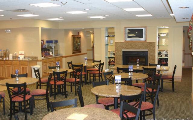 Holiday Inn Express & Suites Elkhart, an IHG Hotel