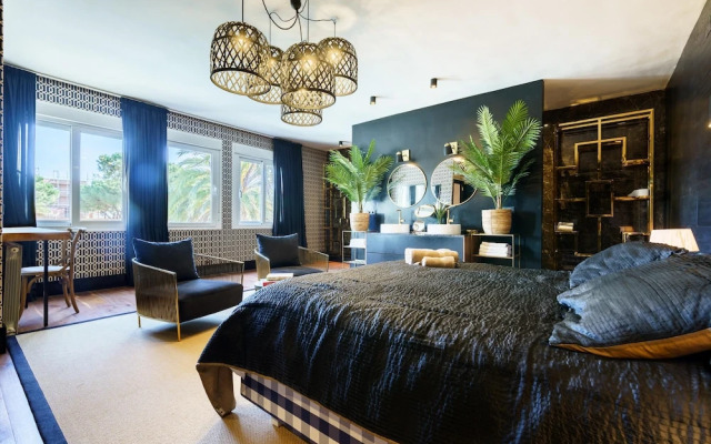 Golden Villa Luxury Pool Retreat & Beach