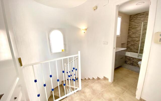 Beautiful Bungalow in front of the Beach with pool