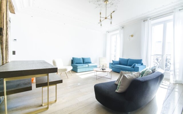 Dreamyflat - Louvre museum II