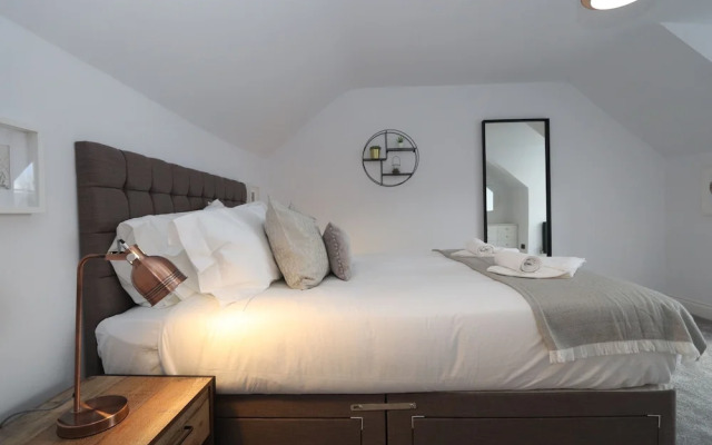 Dollar Apartments at 41