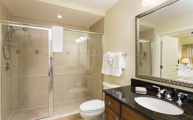 Condo Centre Court Living 3 Bedroom Reunion