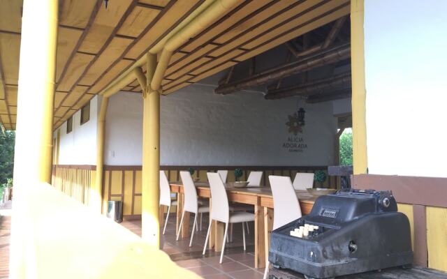 Alicia Adorada Casa de Huespedes