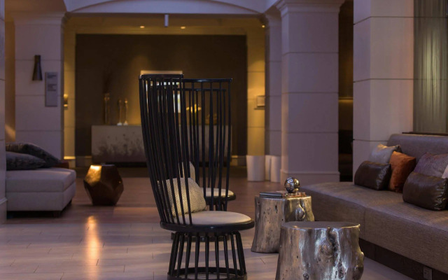 Renaissance Meadowlands Hotel