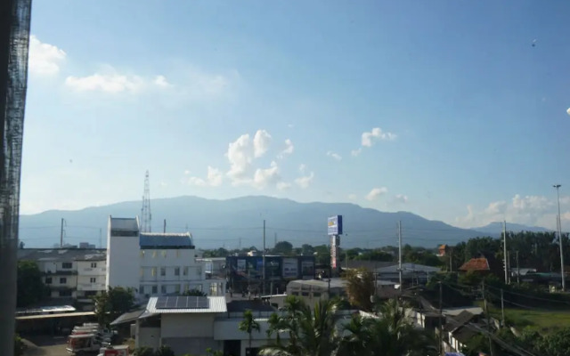 The Rise Suites Hotel Chiang Mai