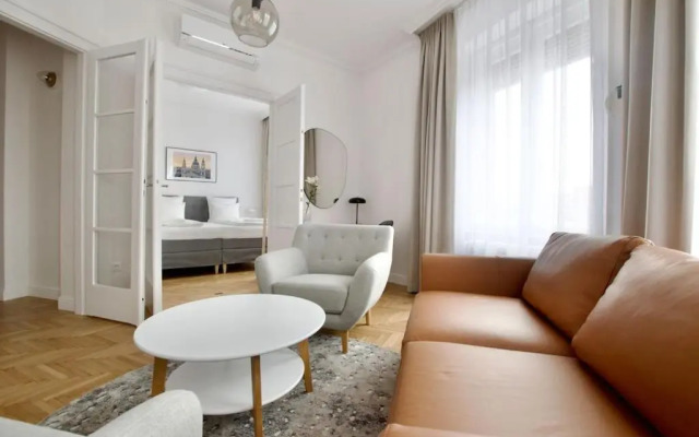 Premium Apartment by Hi - Central 2 BR - best view