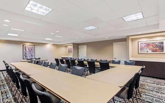 La Quinta Inn & Suites Birmingham Homewood