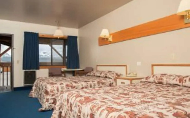 Mountain Village Lodge