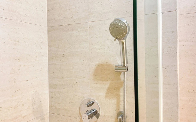 Warm And Cozy Studio Apartment At Gold Coast