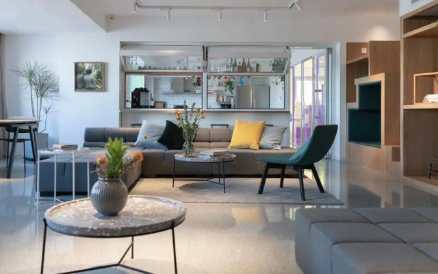 Stey 798 Art Zone Hotel