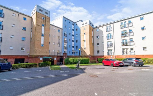BEST PRICE!Superb City Centre 2bd Apartment, 1 Double bed, 2 Singles or Superking, Sofabed, Smart TV & FREE SECURE PARKING