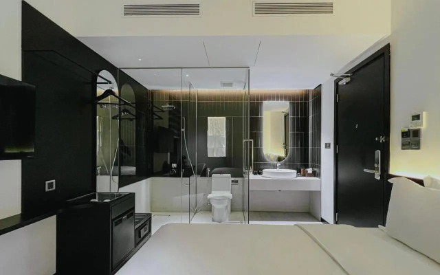 Tropical, Center District 1, HCMC