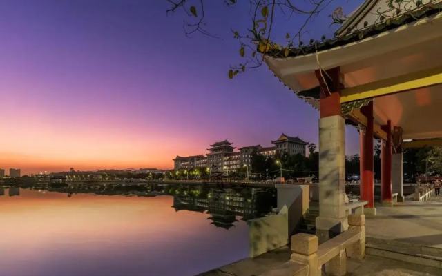 W Xiamen