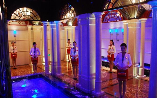 Aile Crown Holiday Hotel