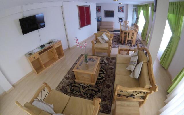Almudena Apart Hotel