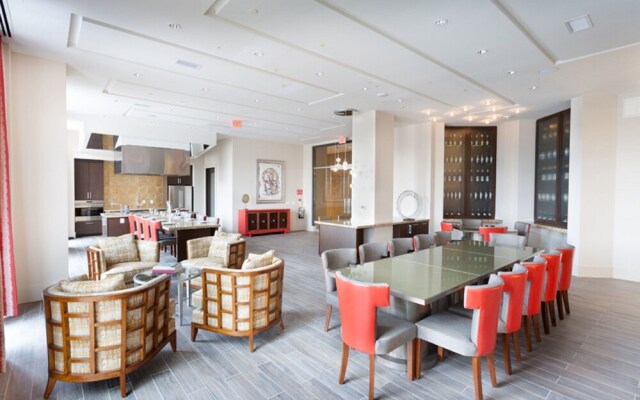 Global Luxury Suites at Hidden Creek