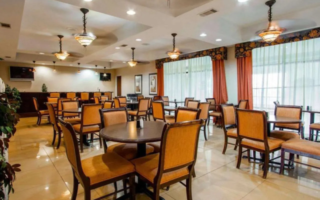 Comfort Suites Savannah Gateway I-95