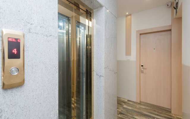 OYO 13089 Hotel Gold Crest