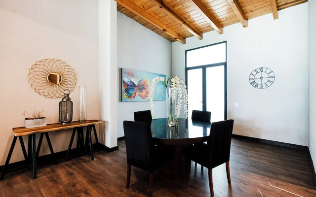 Pedacito de Lago - Lakeview Home