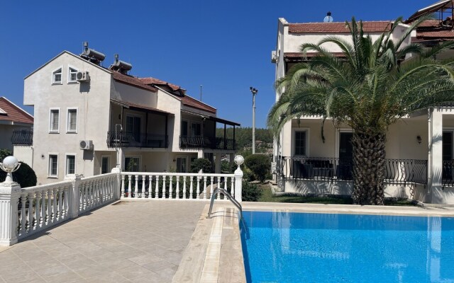 Stunning Spacious Poolside 2-bed Apt in Ovaçik