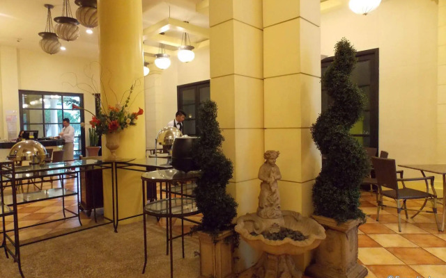 Planta Centro Bacolod Hotel & Residences