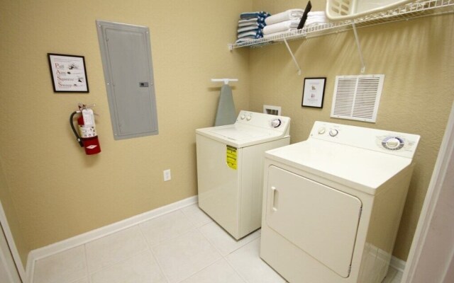 Lake View Delight 3 Bedroom Condo