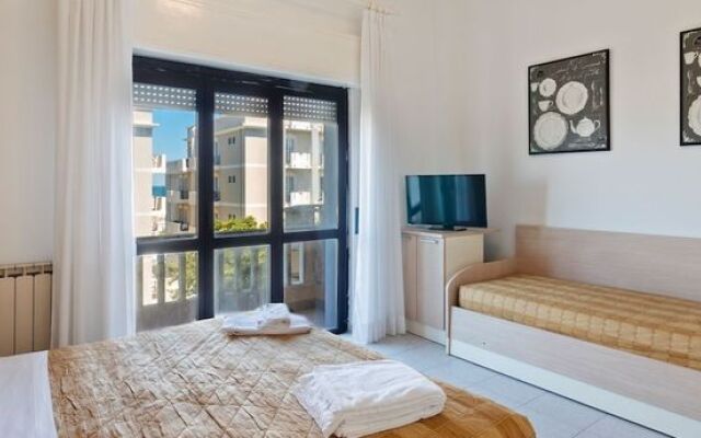 Comfy Apartment In Rimini Near The Sea