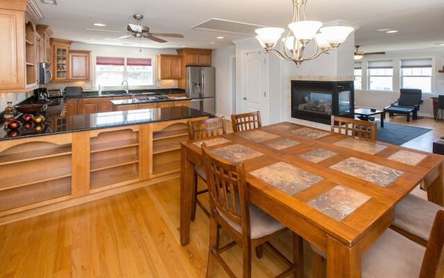 Pelican's Reach 4 Bedroom Condo