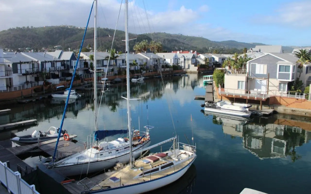 Waterfront, 17 Quay West