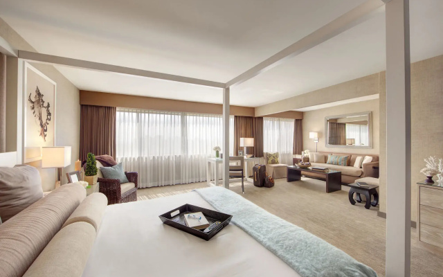 Luxe Sunset Boulevard Hotel