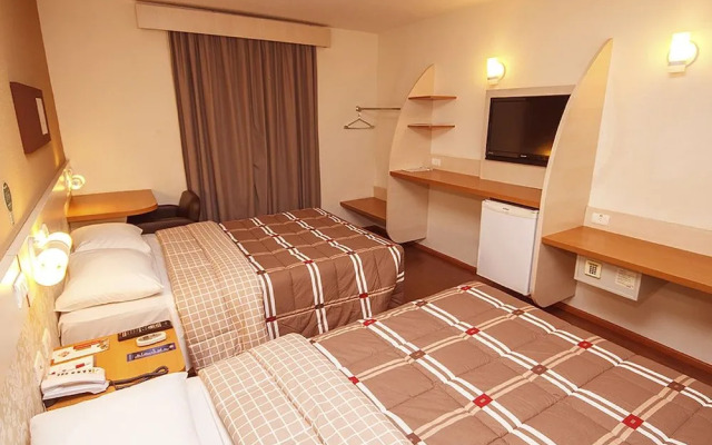 Hotel 10 Aparecida de Goiania