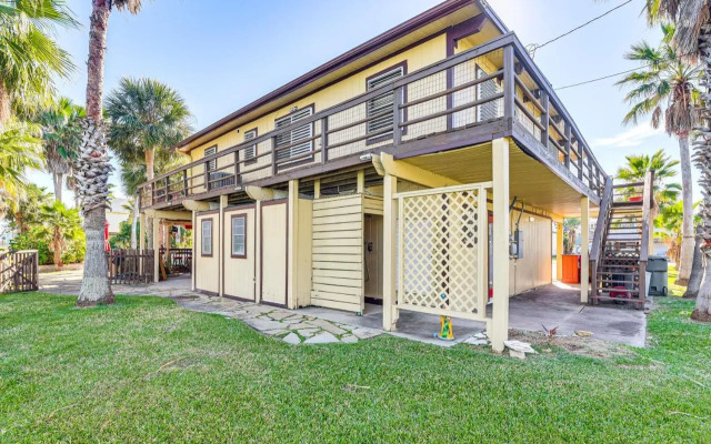 Private Pool, Deck & Patio: Galveston Oasis!