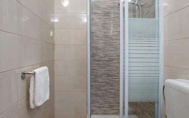 Pleasant Oriana Apartment near Sea