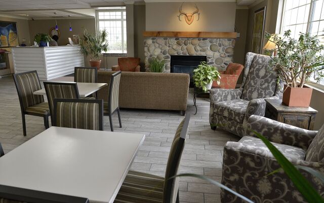 Hilltop Inn by Riversage