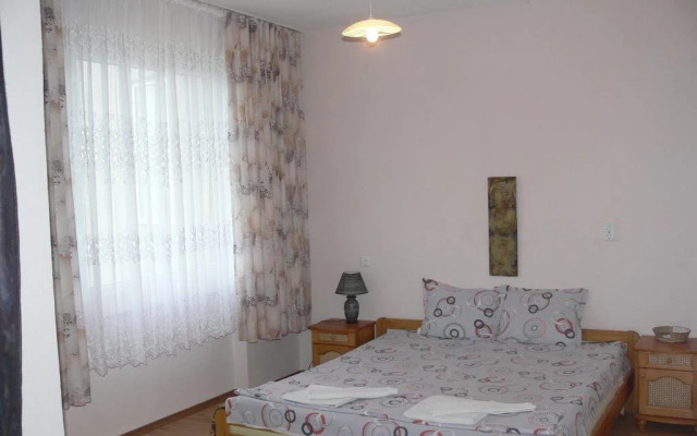Veliana Guest House