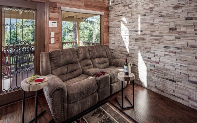 Lucky Bear Lodge by Vtrips