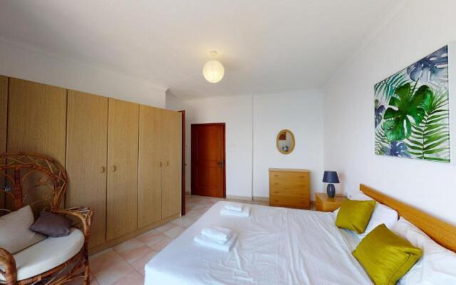 6th floor seafront apartment with open sea views