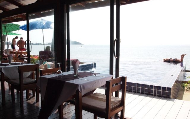 Lipa Bay Resort