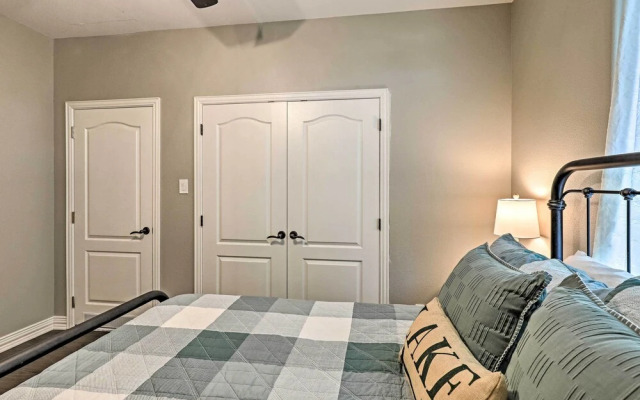 Lavish Lake House, Near Vineyards + Marinas!