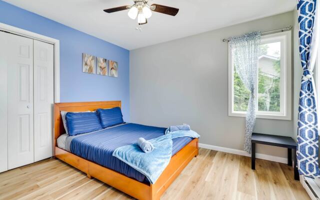 Stunning Tobyhanna Home w/ Lake Access + Kayaks!