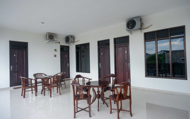 RedDoorz near Terminal Tirtonadi 2