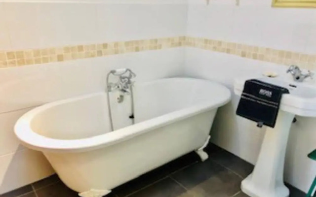1-bed Luxury Studio Apartment in Tregony, Truro