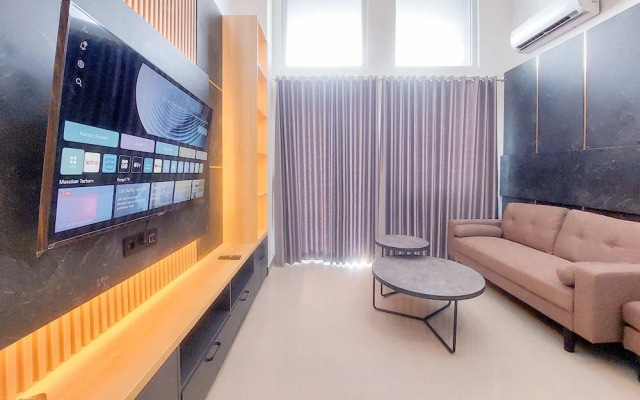 Spacious and Comfort Studio Loft at Kingland Avenue Apartment